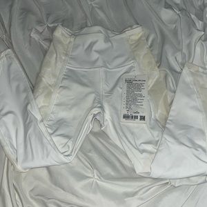 White Lululemon size 2 leggings never been one new with tags